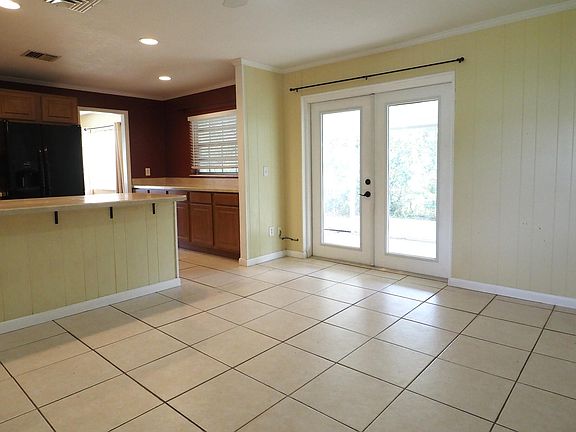 4th image of 1195 Country Gardens Lane