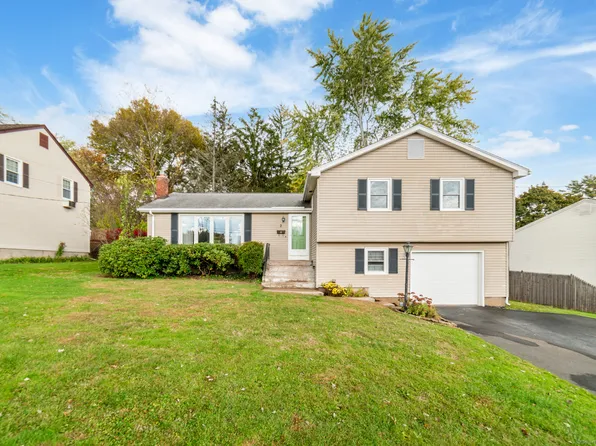 2 Lee Circle, Bloomfield, CT 06002
