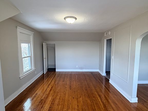 2nd image of 1260 Whalley Ave #3