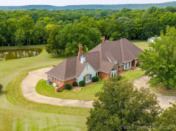 4015 Silver Lake Rd, Bartlesville, OK 74006