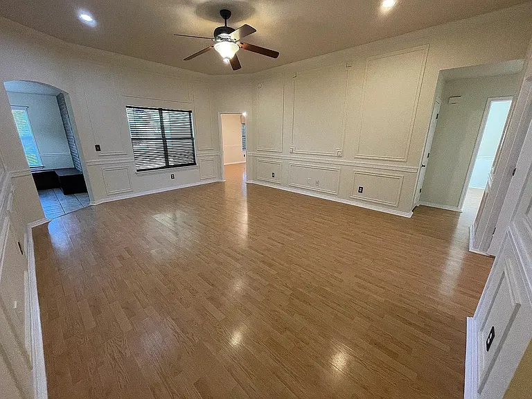 505 Omar Dr — Photo 8