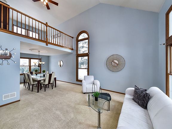 3rd image of 509 Pinecreek Dr