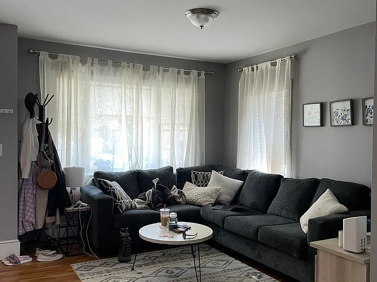 479 E 6th St #1 — Photo 1