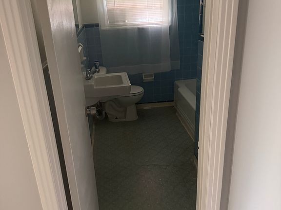 3rd image of 1024 Woodmont Blvd
