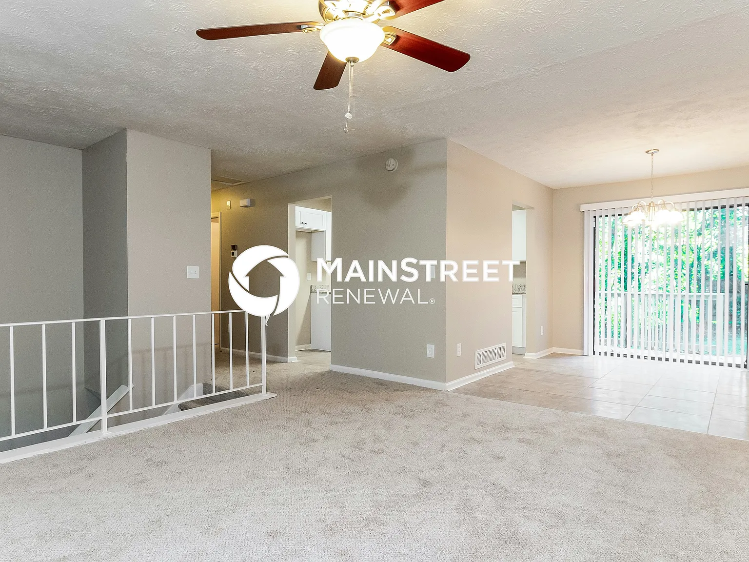 468 Paxton Pl — Photo 2