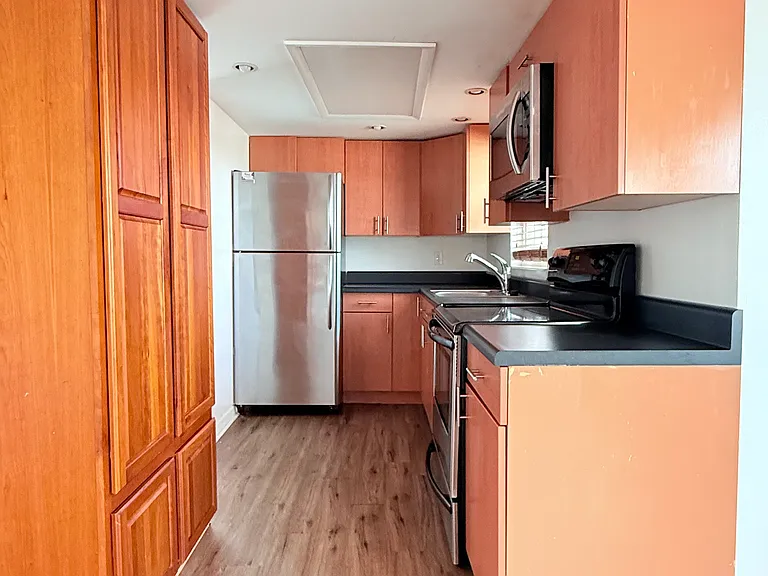 1000 S Semoran Blvd — Photo 14