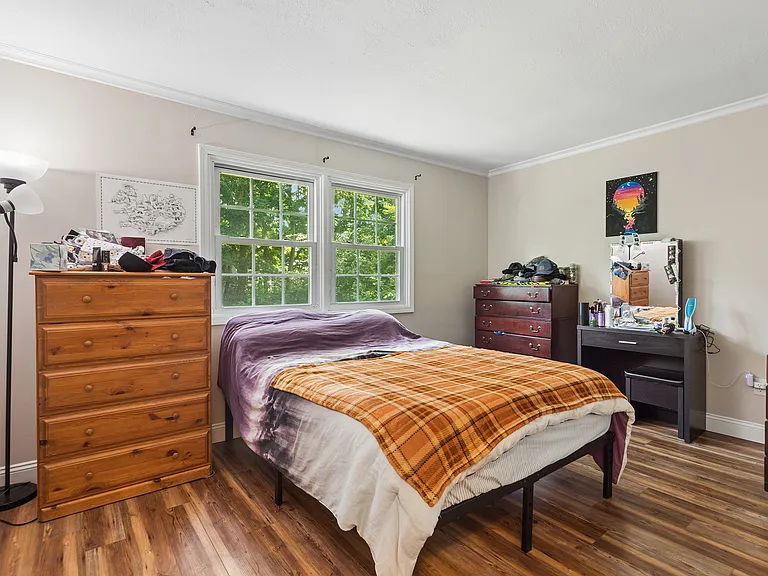 15 Fairview Ave — Photo 3