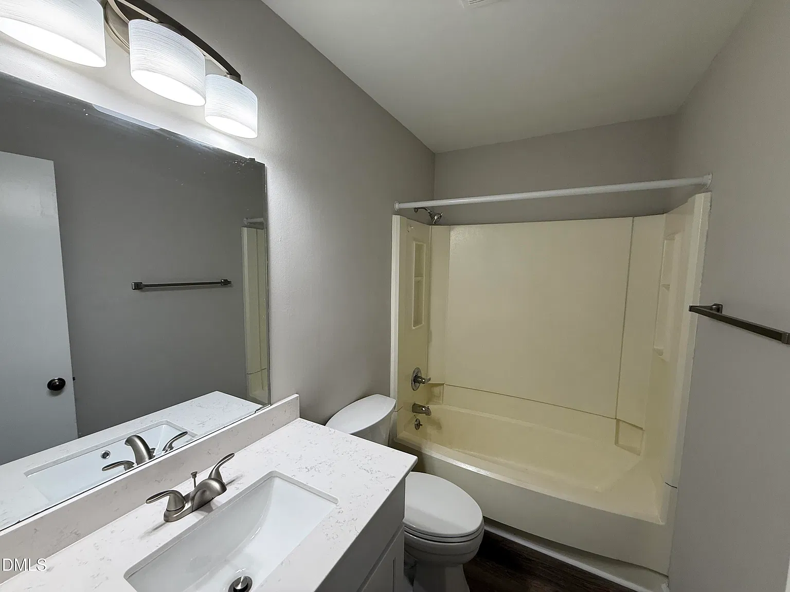 2 bed, 2.0 bath, 937 sqft, $1,395 — Photo 4