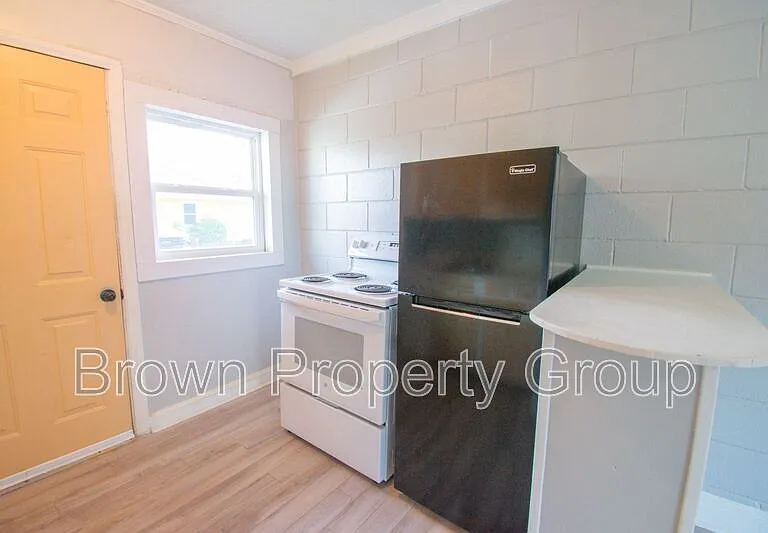 412A Lake Ave — Photo 5