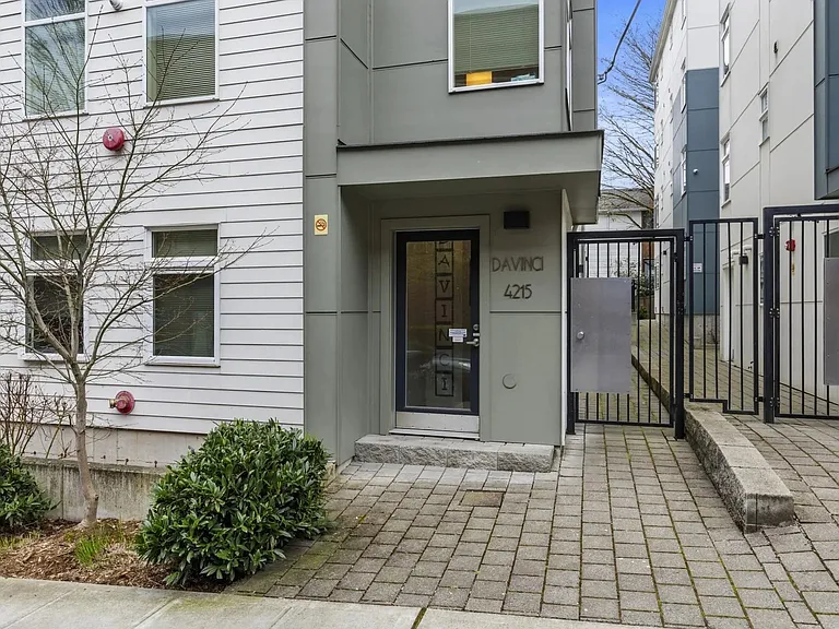 Radian Apartments — Photo 11