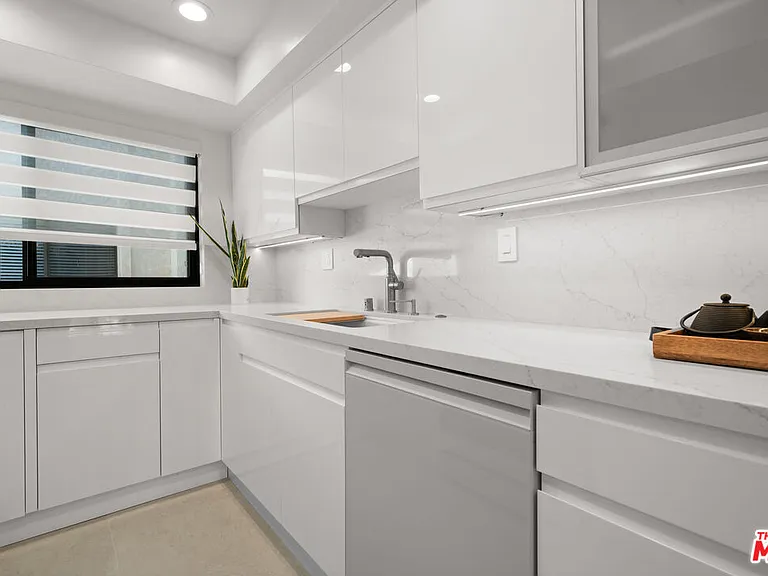 9509 W Olympic Blvd — Photo 19