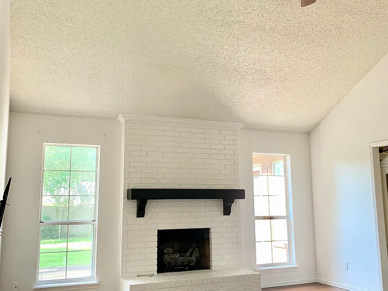 1625 E Devonshire Pl — Photo 4