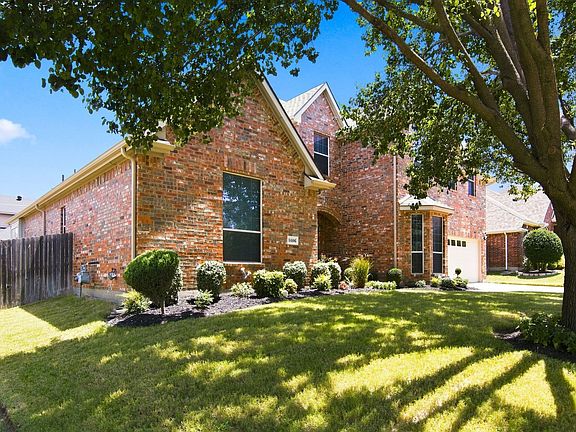 2nd image of 1406 Lennox Way