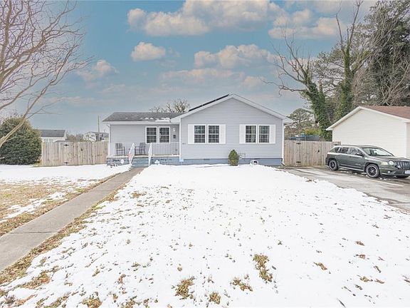 2nd image of 3611 Greenwood Dr