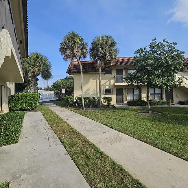 2 bed, 2.0 bath, 754 sqft, $1,825 — Photo 3