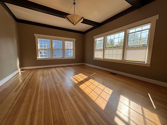 5th image of 5914 8th Ave NW
