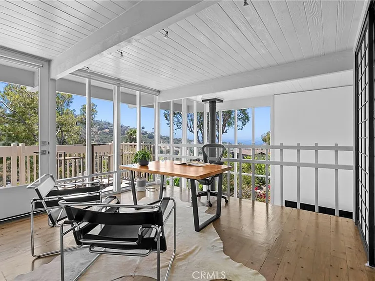 1494 Bluebird Canyon Dr — Photo 31