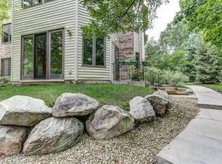 5985 Rowland Rd APT 101, Minnetonka, MN 55343