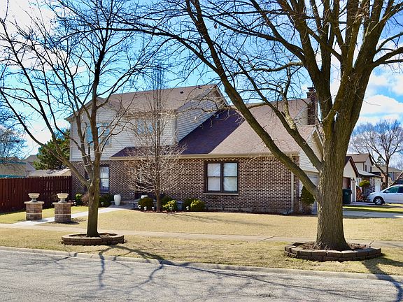 2nd image of 1538 Heather Ln