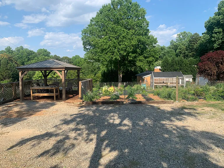 2757 Charlotte Hwy — Photo 18