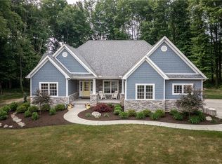 2152 Pierce Bluffs Dr, Hermitage, PA