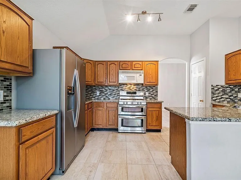 1319 Castlemist Dr — Photo 13