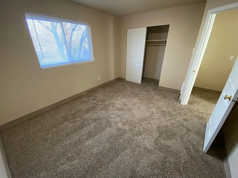 Hummingbird Court — Photo 25