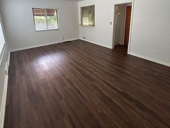 3rd image of 2306-2308 E Garfield Ave #1865