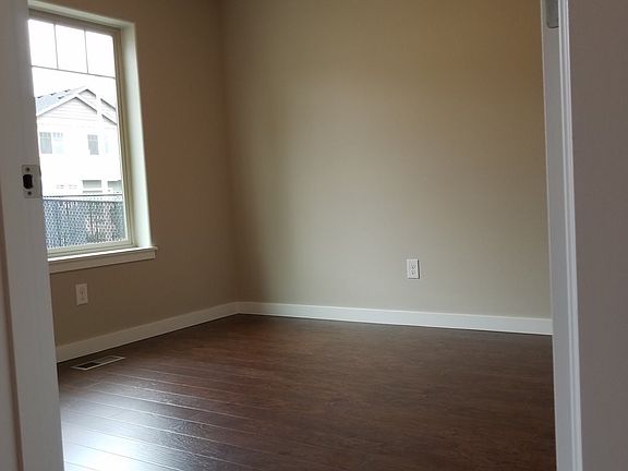 3rd image of 5616 NE 52nd Pl