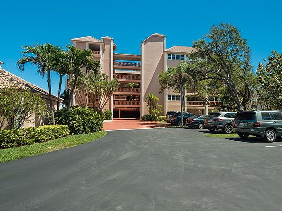 3rd image of 1545 NE Ocean Blvd APT 104S