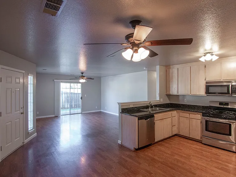 847 Cally Ct — Photo 5