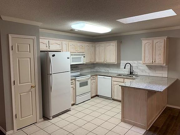 5th image of 5415 Southside Dr