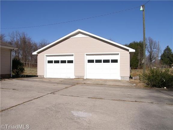 2nd image of 6704 Buxton Ct
