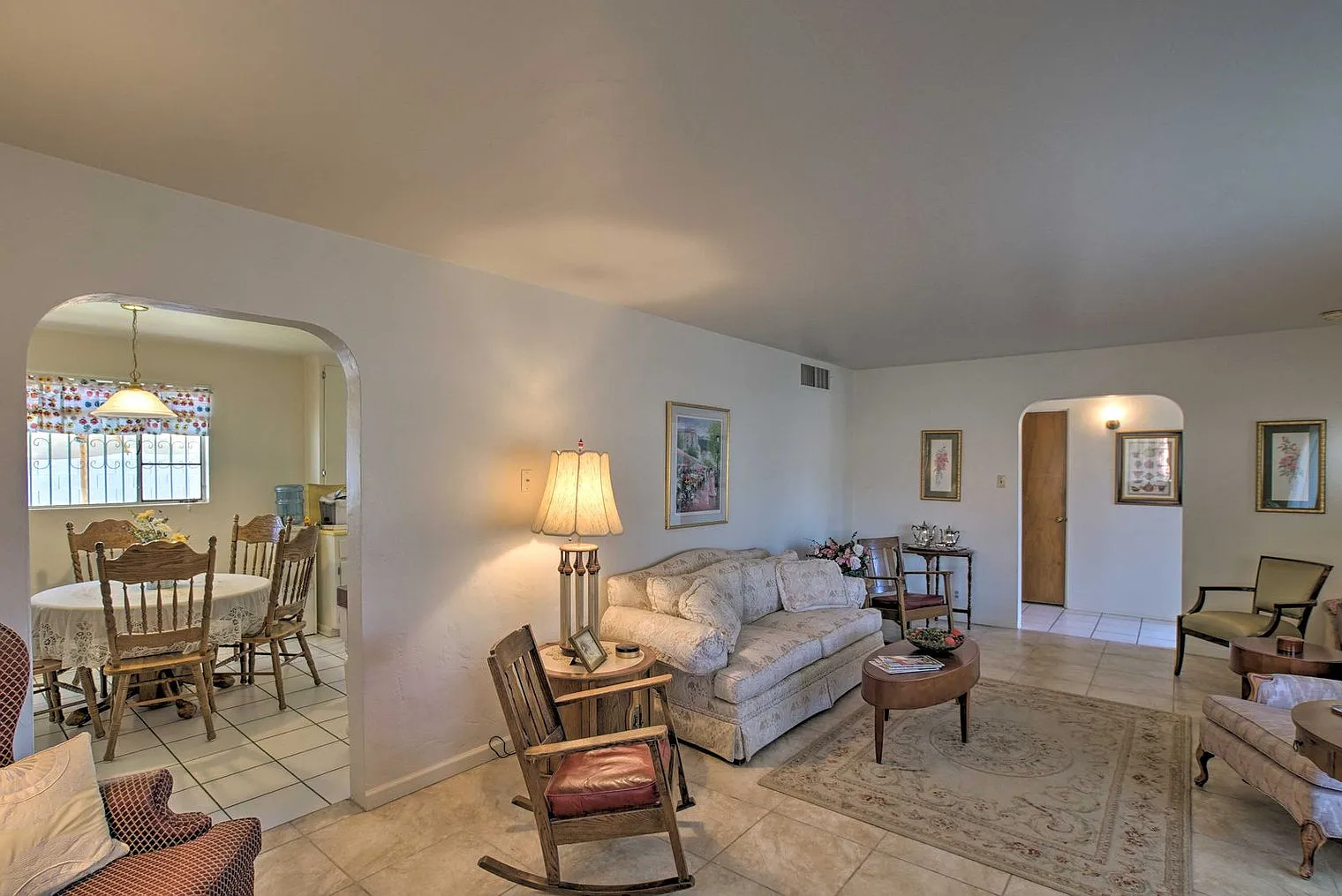 2 bed, 1.0 bath, 1119 sqft, $3,808 — Photo 3
