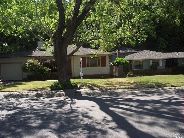 1st image of 44 Gregory Dr