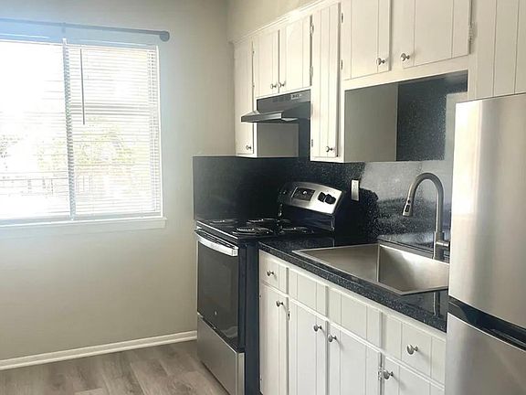 2nd image of 603 S Washington St #17
