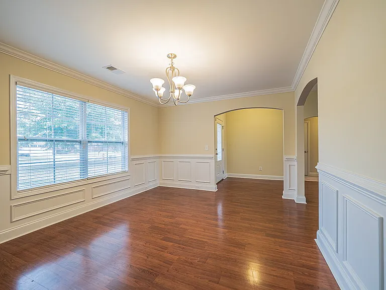 2740 Foxcroft Cir — Photo 15