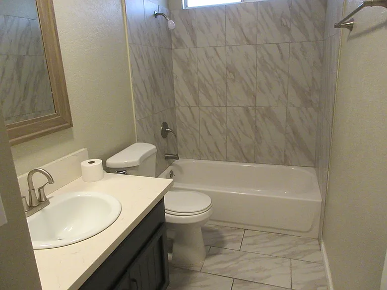 513 E Ridgecrest Blvd — Photo 8