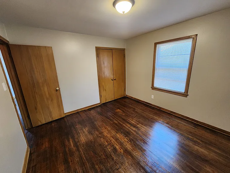 1209 N Jefferson Ave — Photo 8