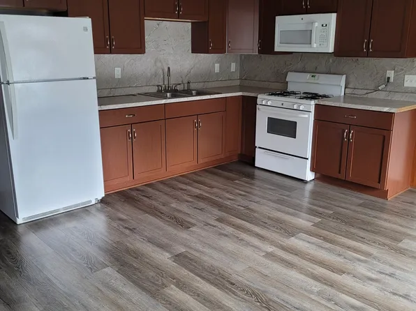100 1/2 S Monroe St, Coldwater, MI 49036