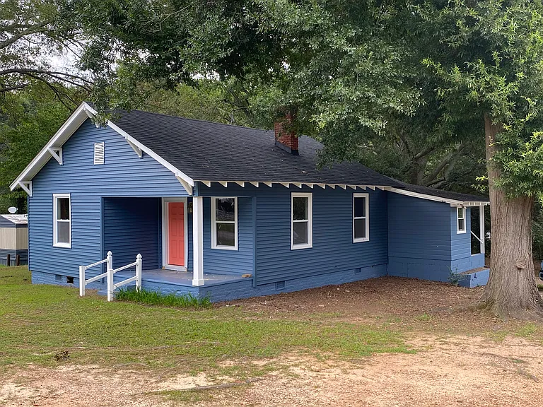229 Grandview Dr — Photo 3