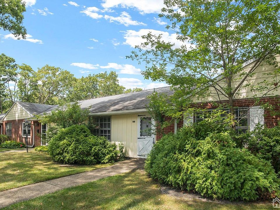 70 Dorchester Dr, Lakewood, NJ 08701 Zillow