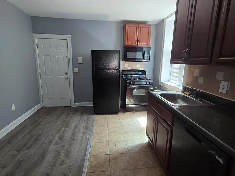 399 Avenue C #5 — Photo 4