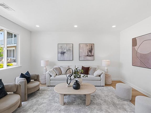 4th image of 242 Hardwick Pl