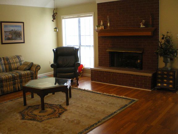 Den w/gas  fireplace