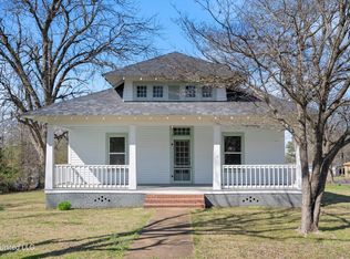 211 Church St, Como, MS 38619