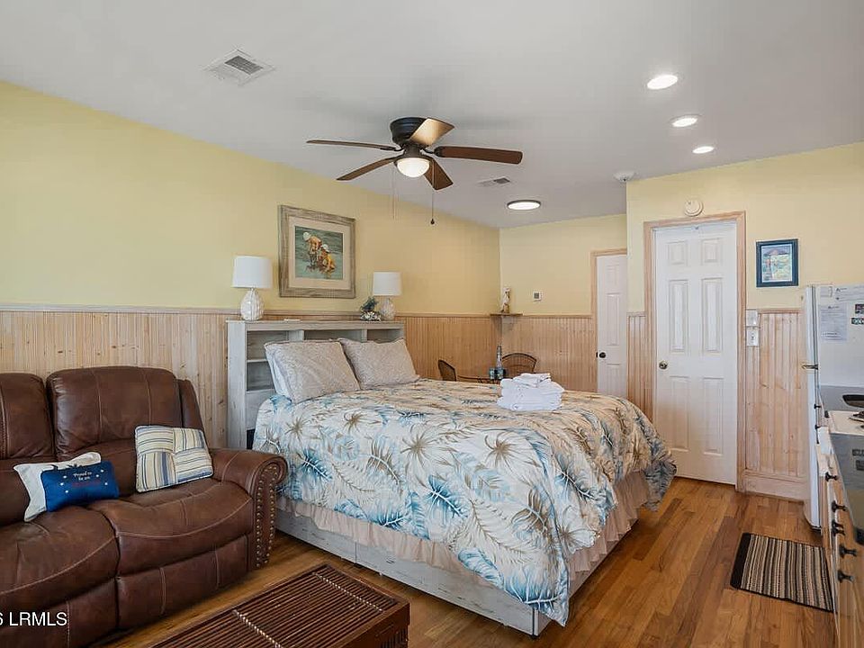 2nd image of 515 Sunsuite #515