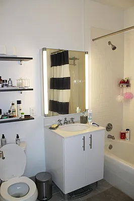 Rented by Space Marketing Shop | media 6