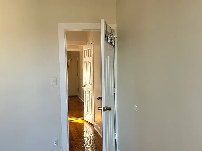 823 52nd St #3A — Photo 8