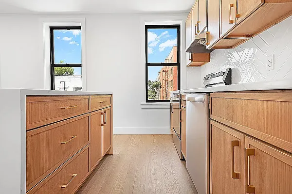 Rented by Pear NYC LLC | media 6